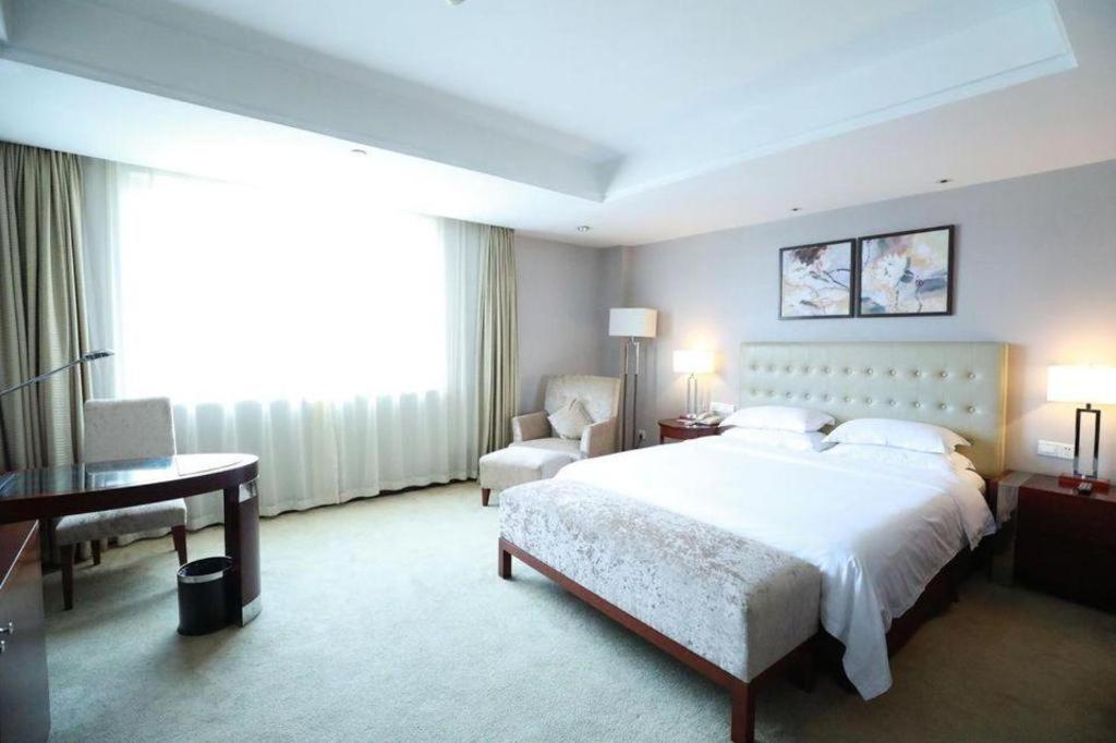 Maison New Century Hotel Ningbo Zewnętrze zdjęcie