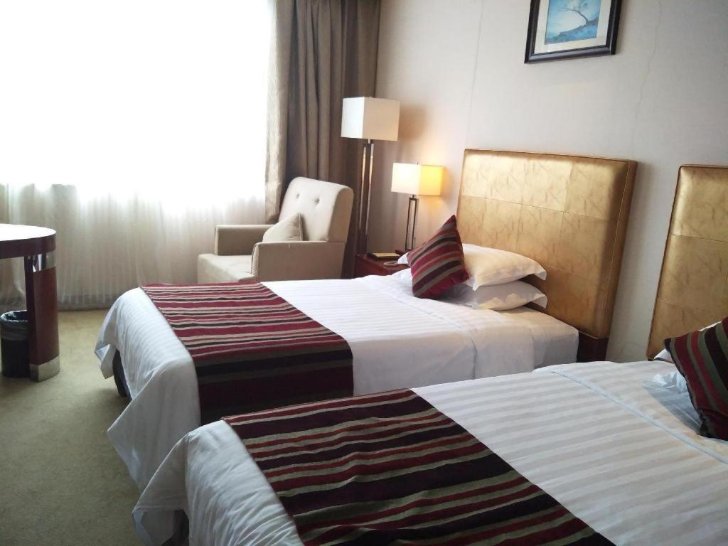Maison New Century Hotel Ningbo Zewnętrze zdjęcie